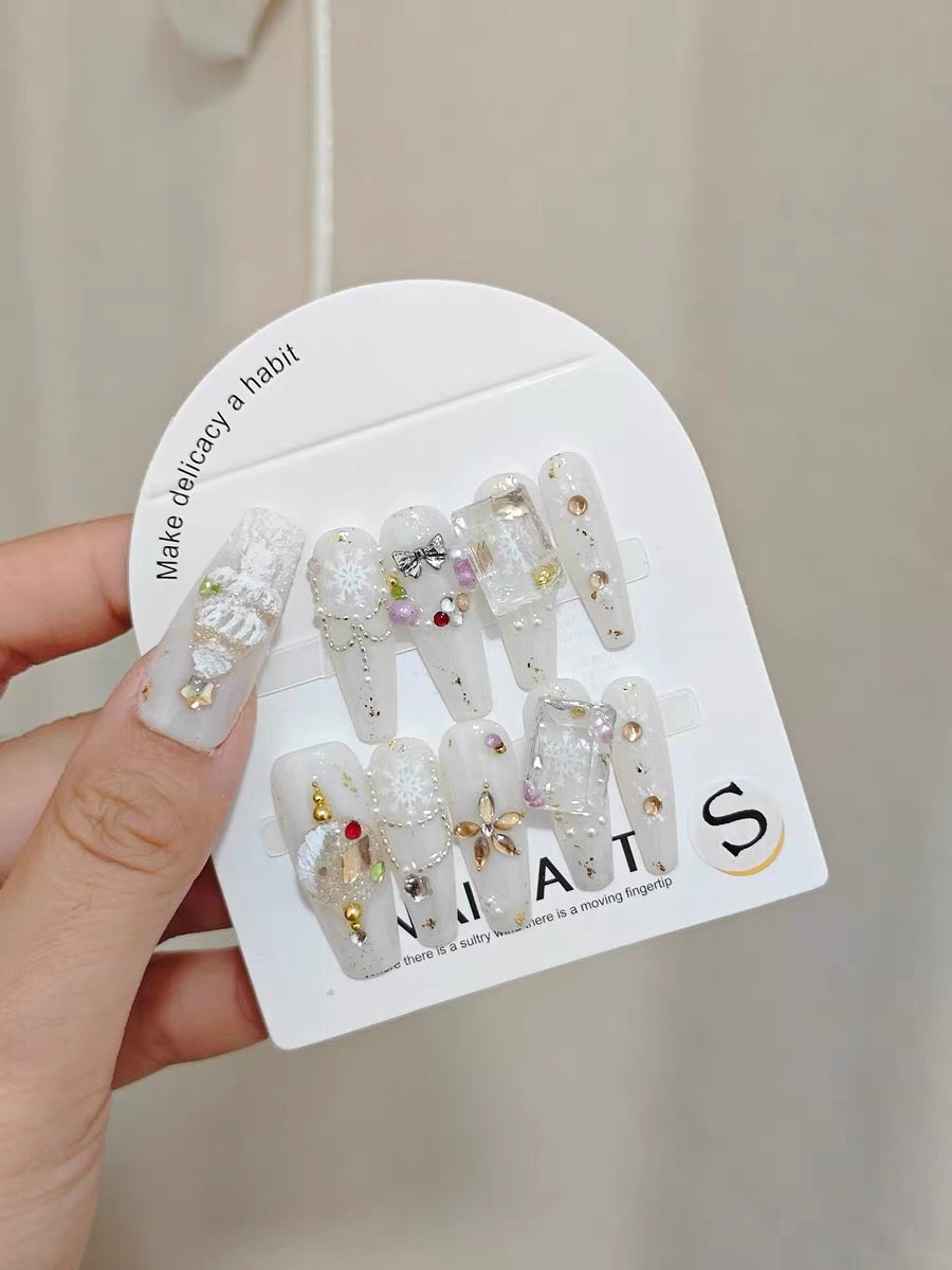 Noel's Delicate Gift